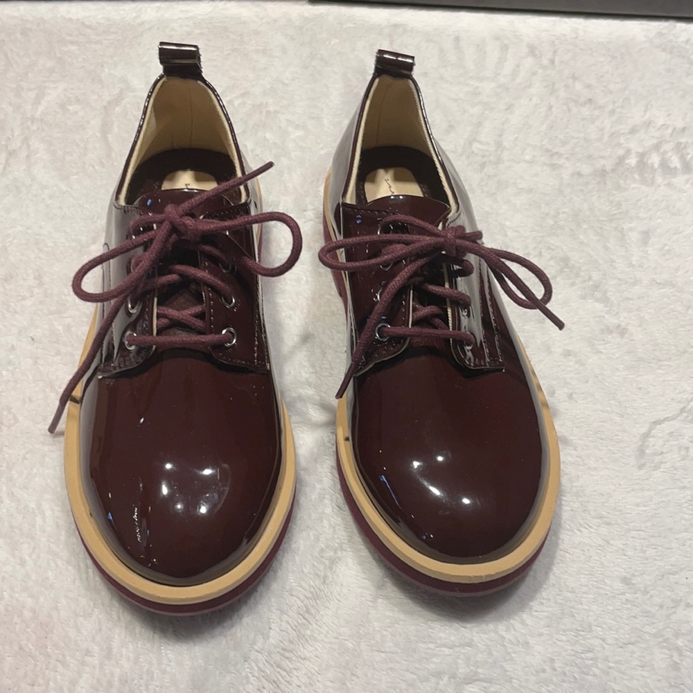 Zara Burgundy patent leather shoes